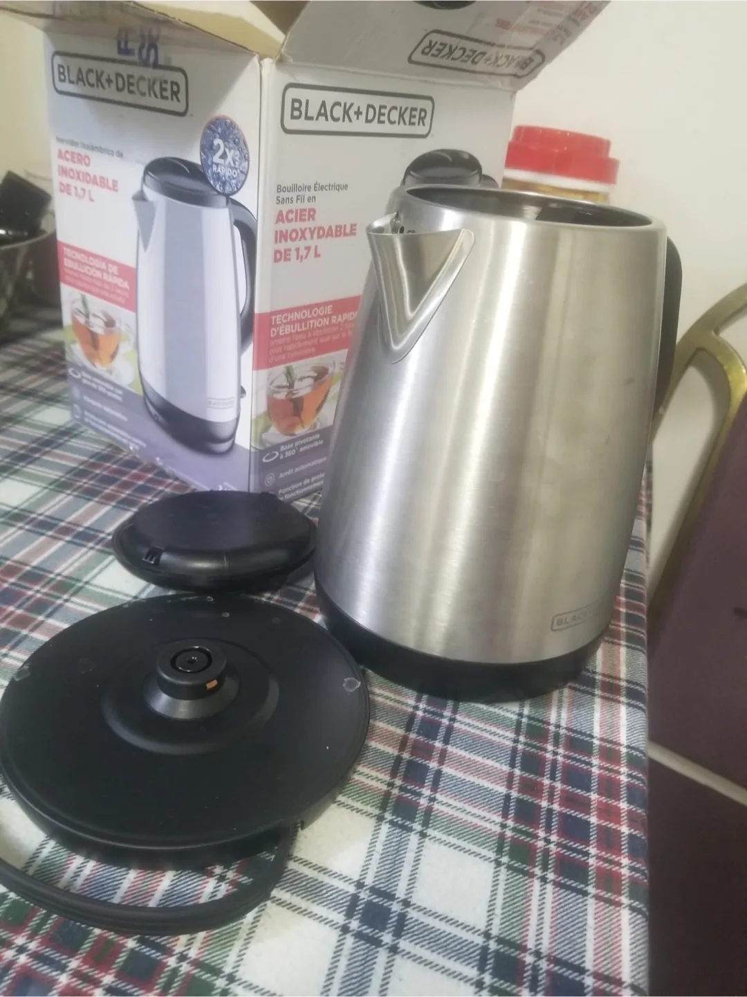 Black+Decker 1.7L Stainless Steel Kettle - New image indicator(3)