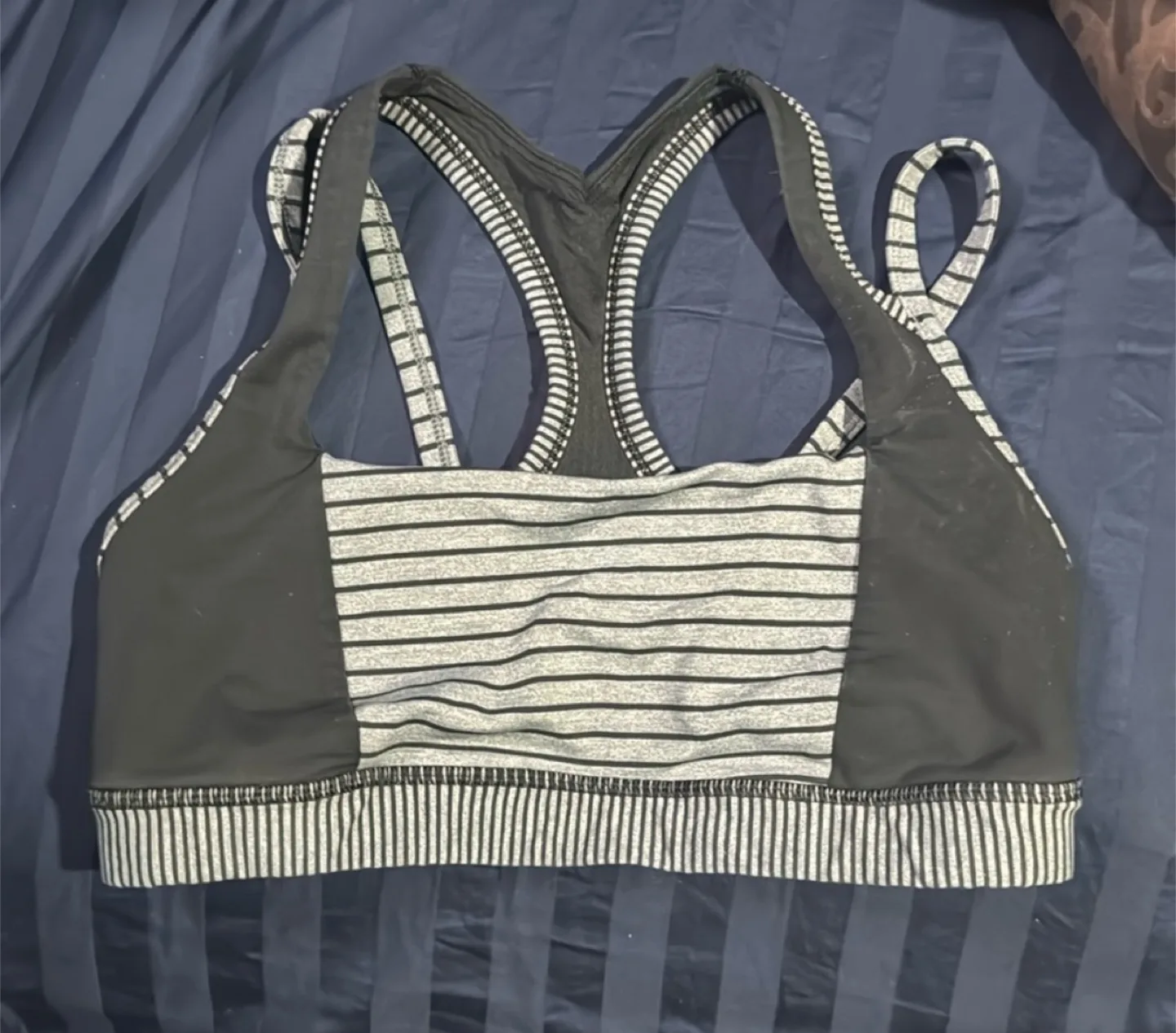 Lululemon Sports Bra (8) thumbnail