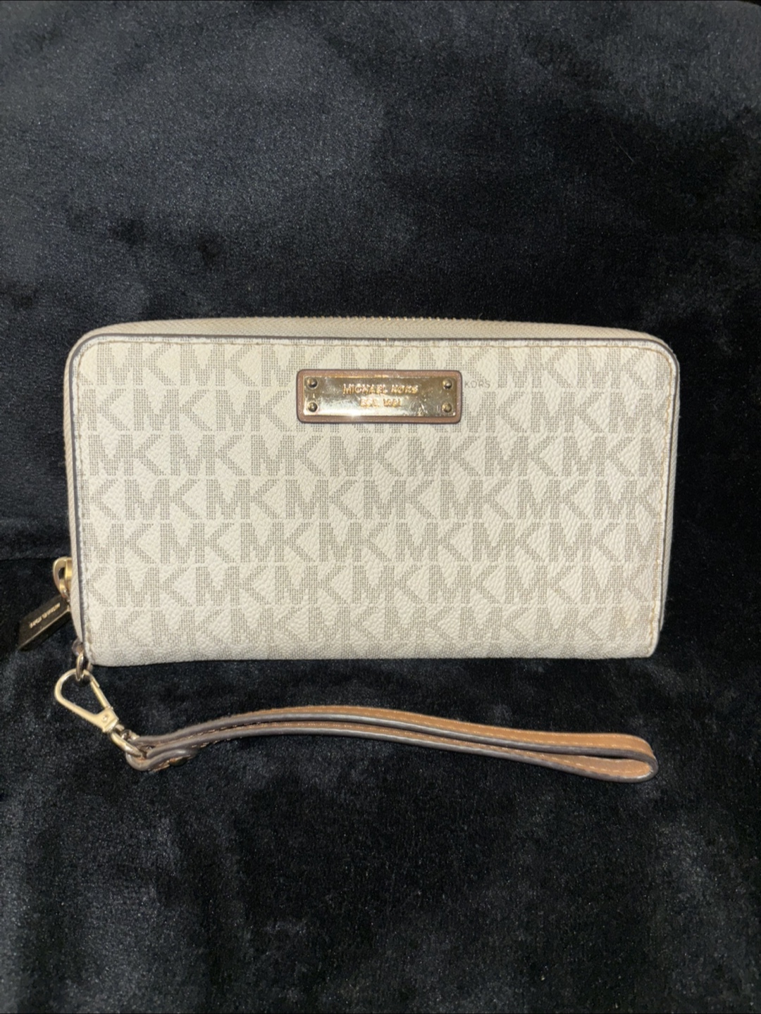 Michael Kors Wristlet Wallet
