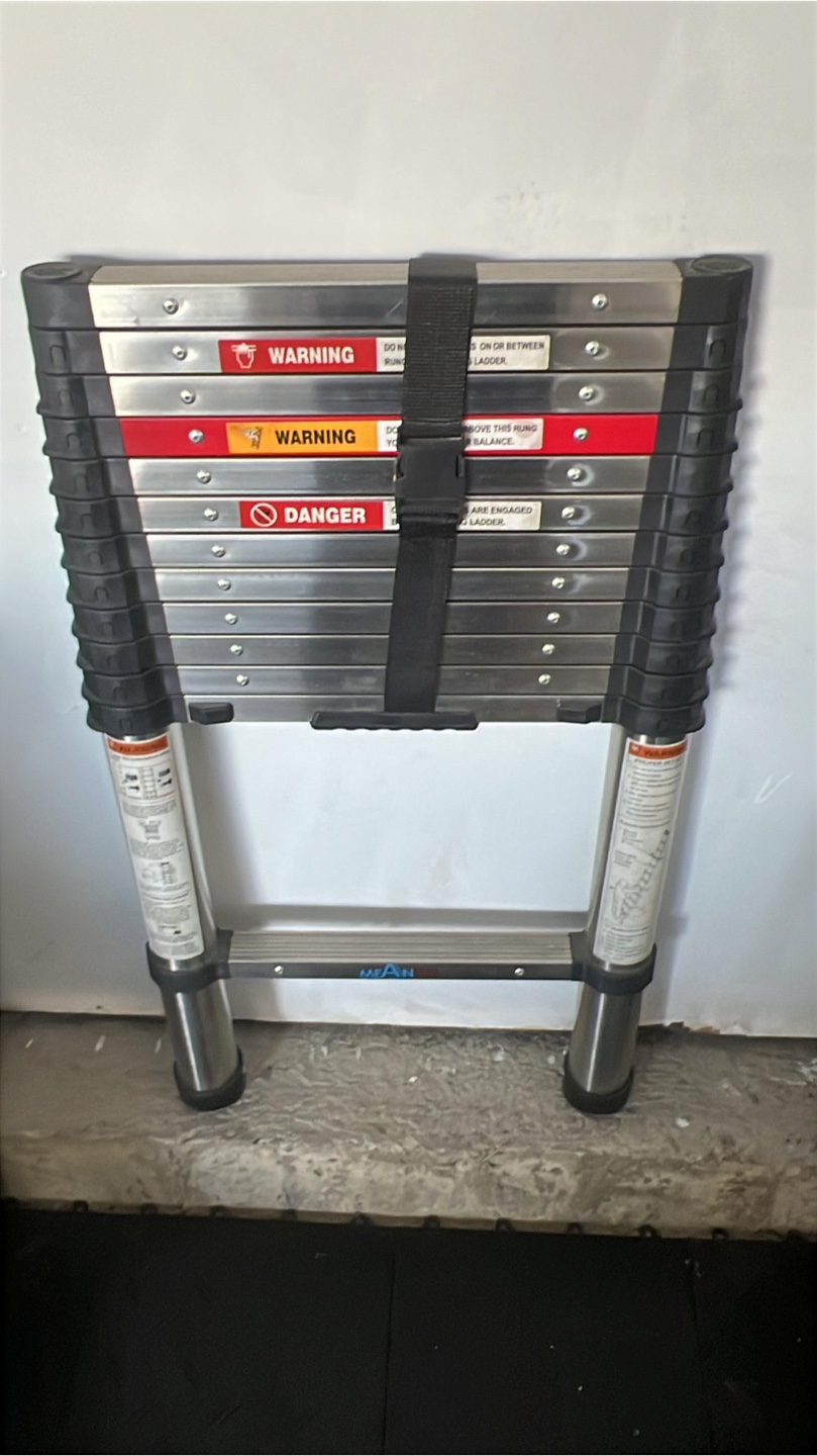 MEANFUN Telescopic Extension Ladder - 10.5ft Max Height