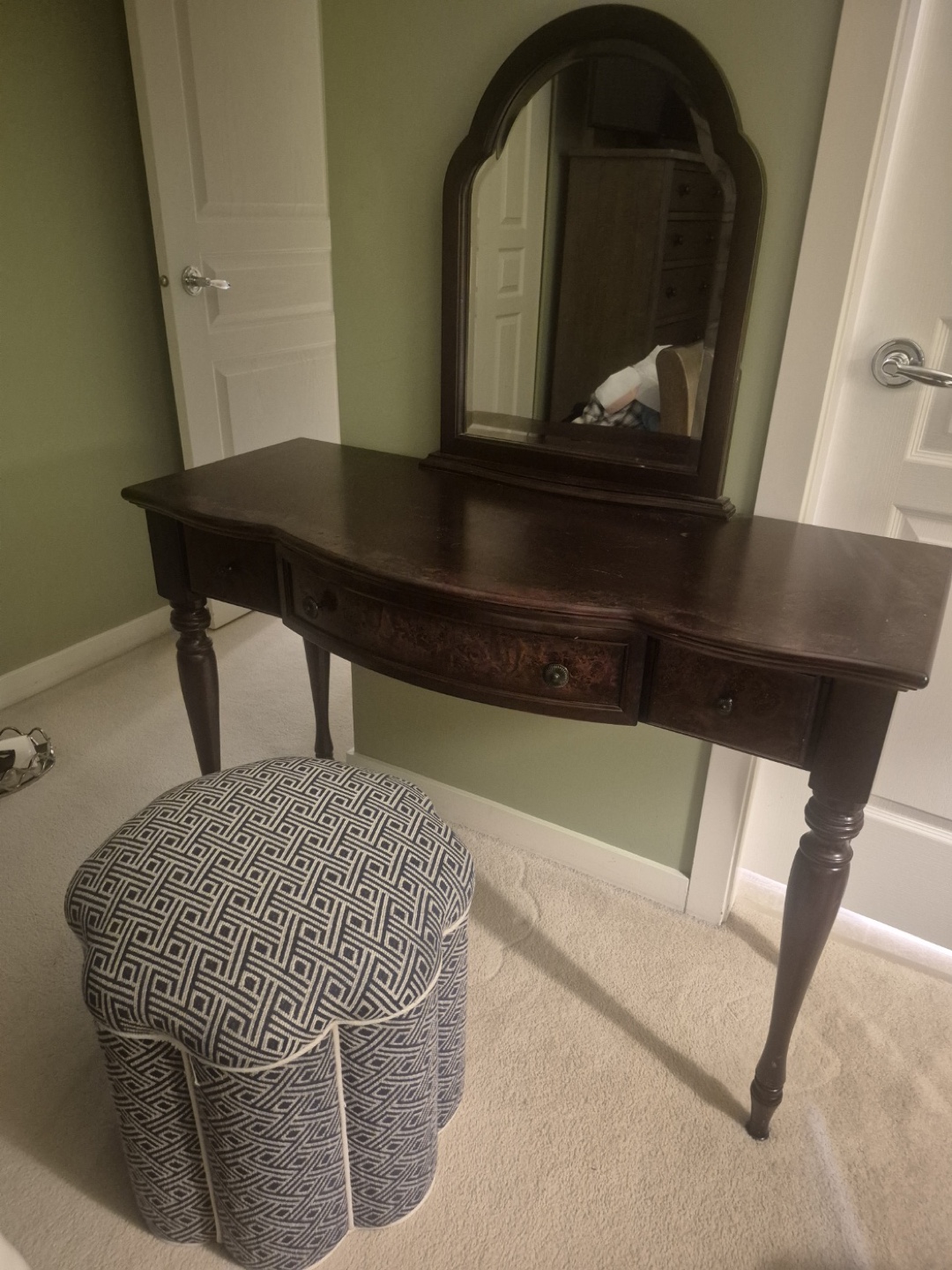 Vanity Table with Mirror & Ottoman
