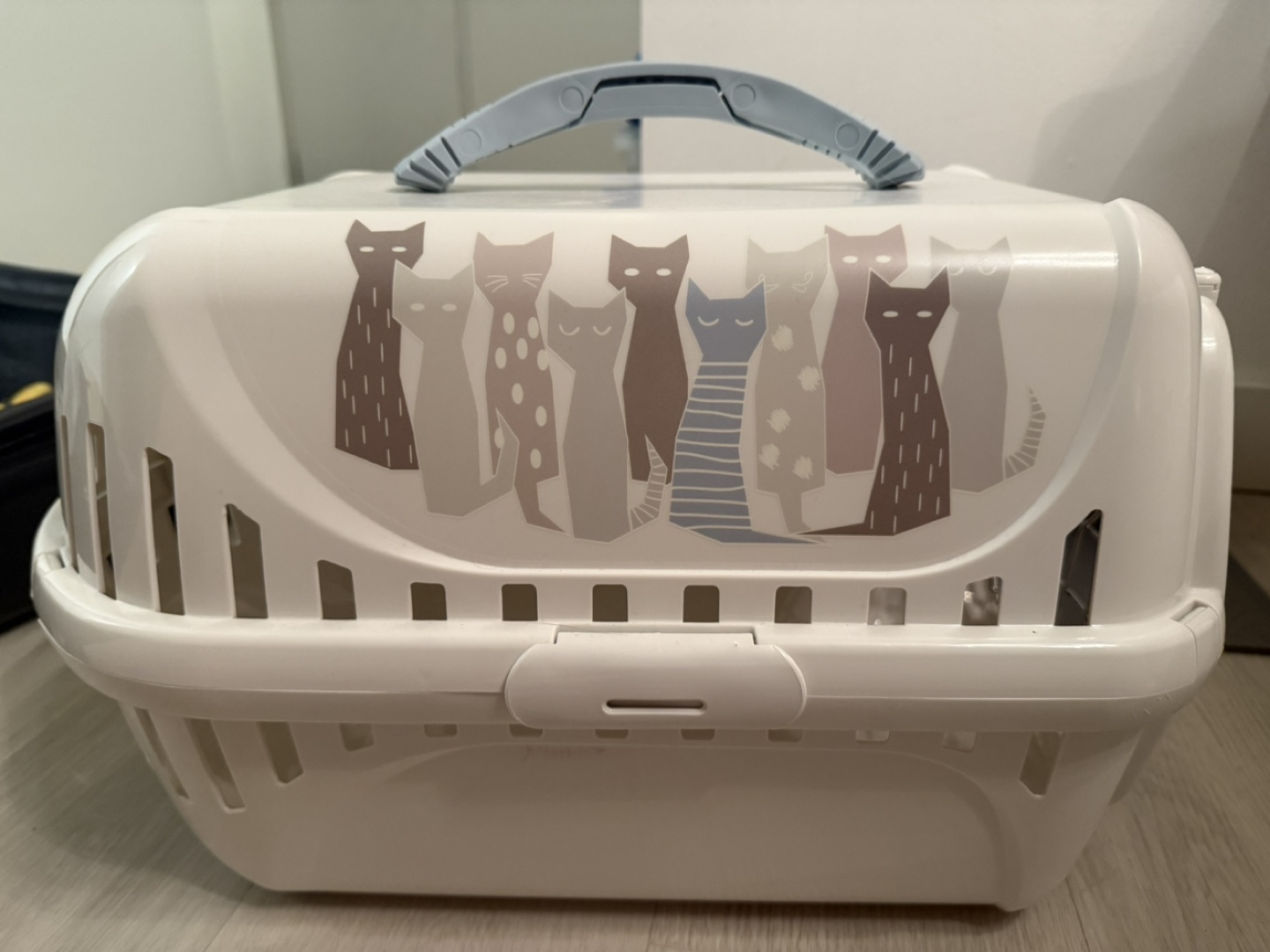 White Cat Carrier - photo 2