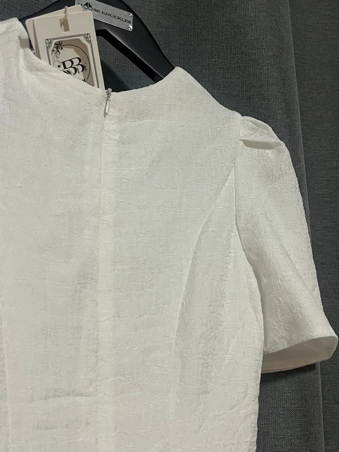 White Dress image indicator(2)