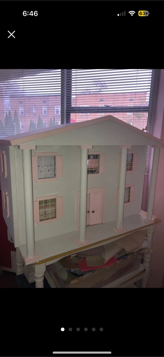 Furnished Dollhouse image indicator(2)