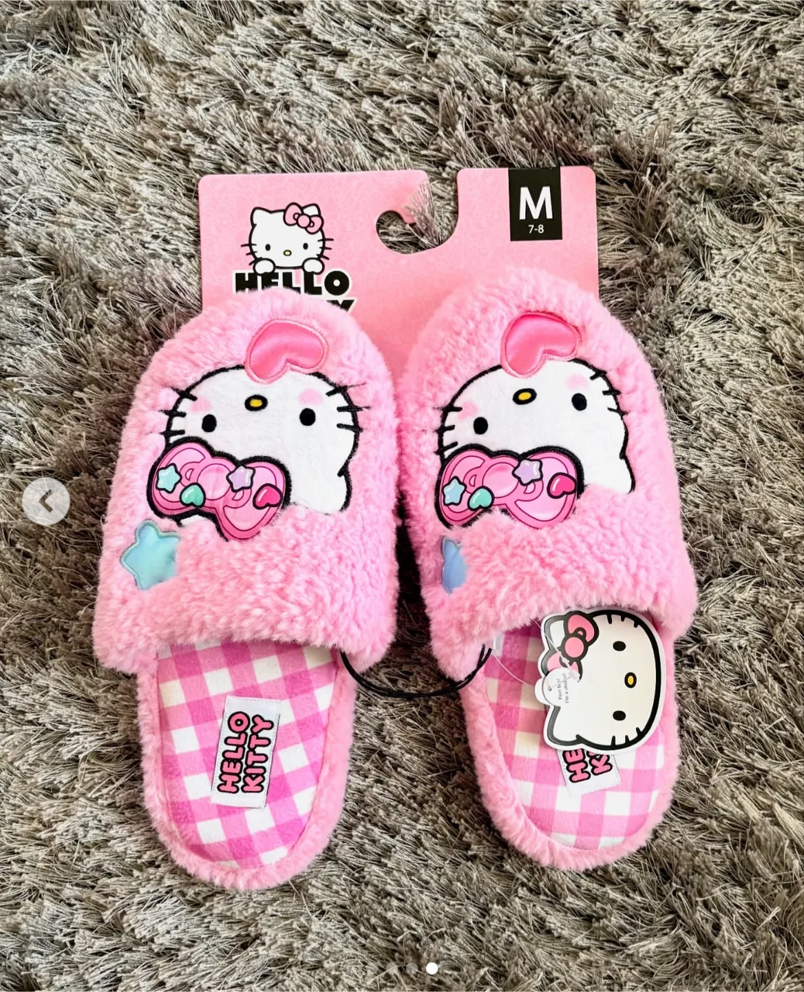 Hello Kitty slippers -m thumbnail