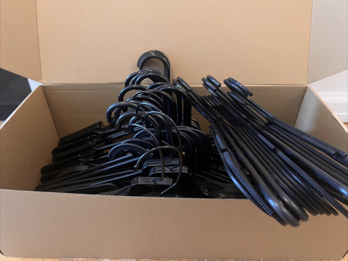 125 Black Hangers (like new) - photo 2