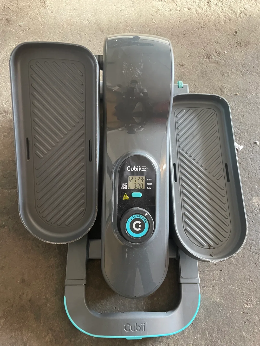 Cubii Go Under Desk Elliptical thumbnail