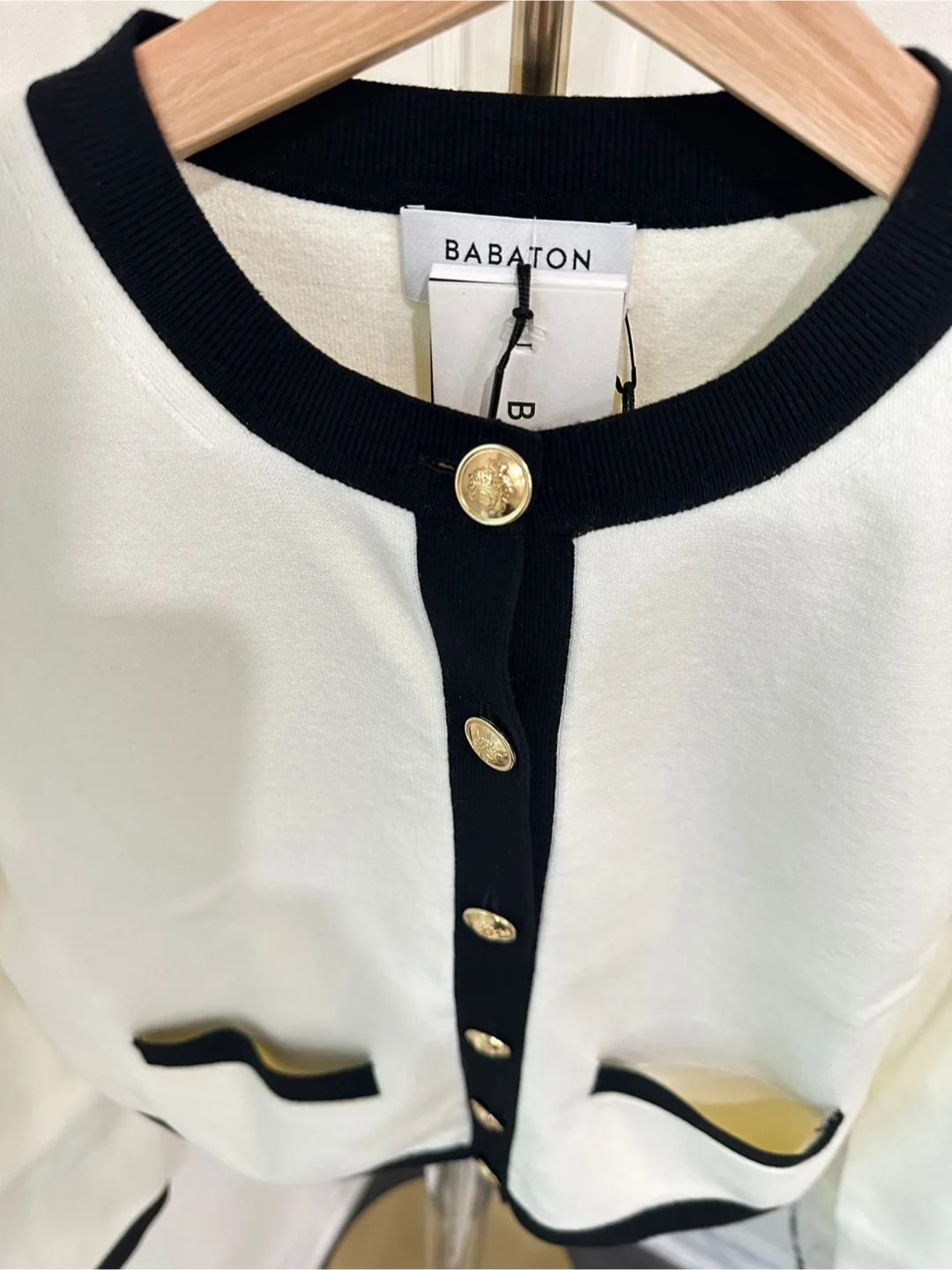 Aritzia Approach Cardigan Size M NWT image indicator(3)