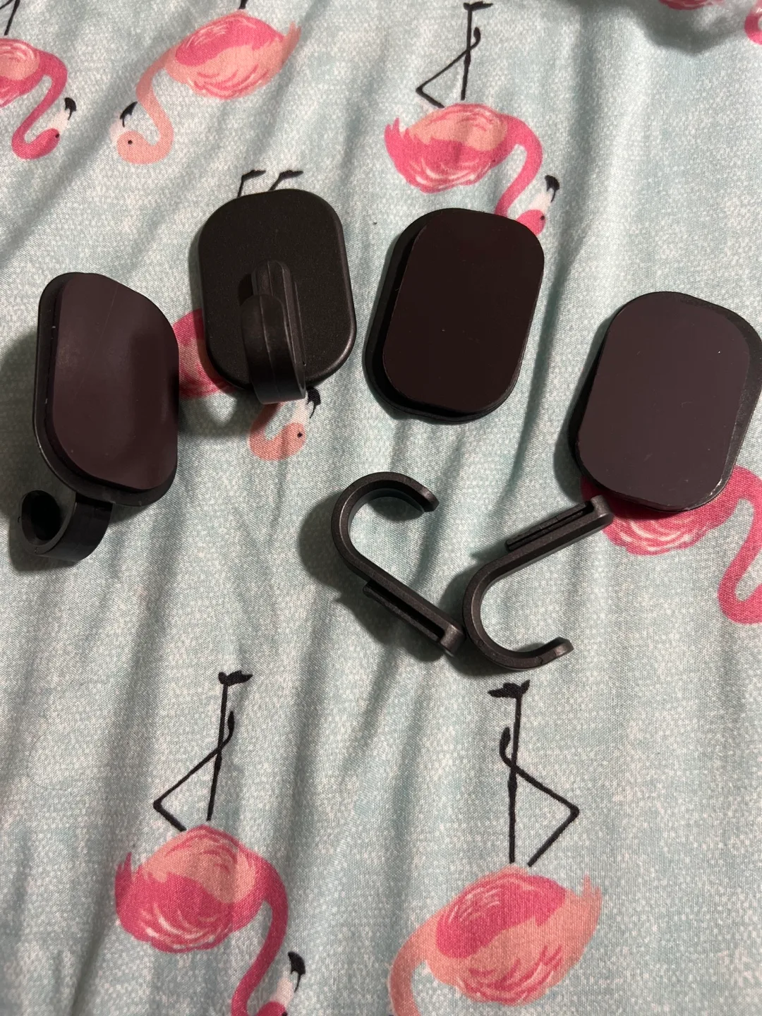 4 Adhesive magnet Hooks thumbnail