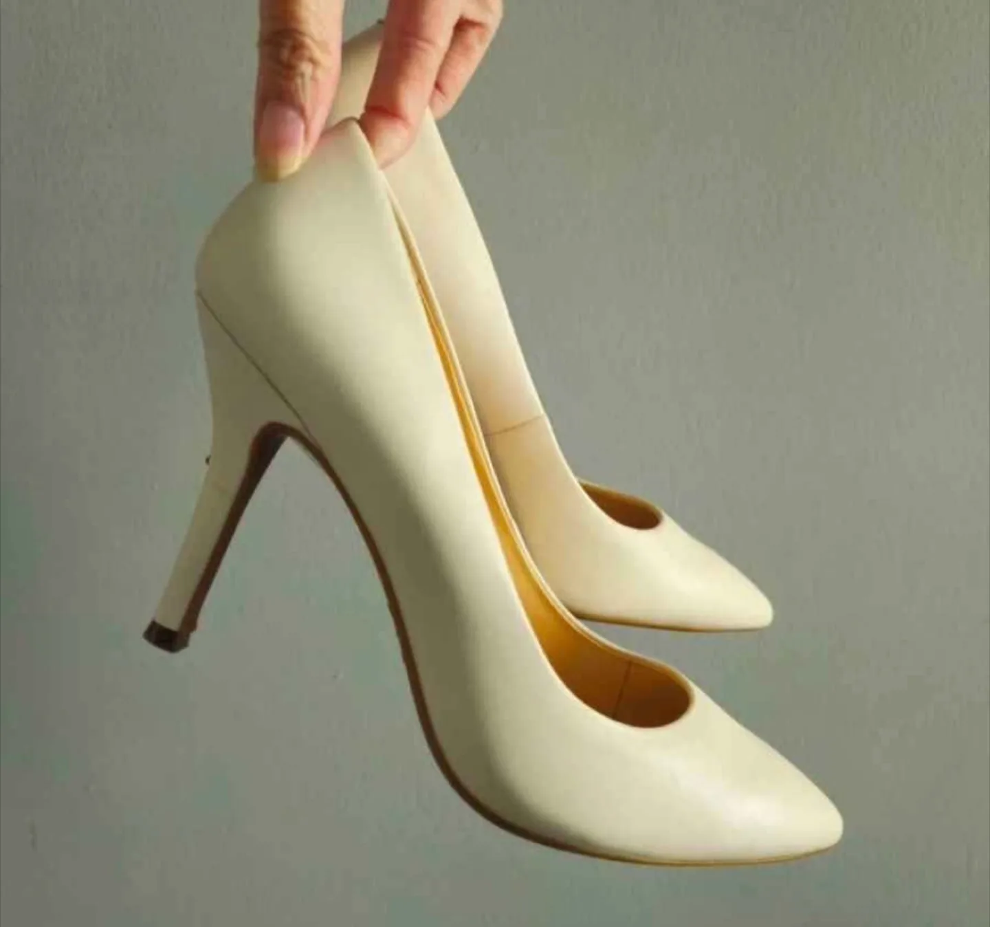 Nine West Cream Heels, Size 5.5 thumbnail