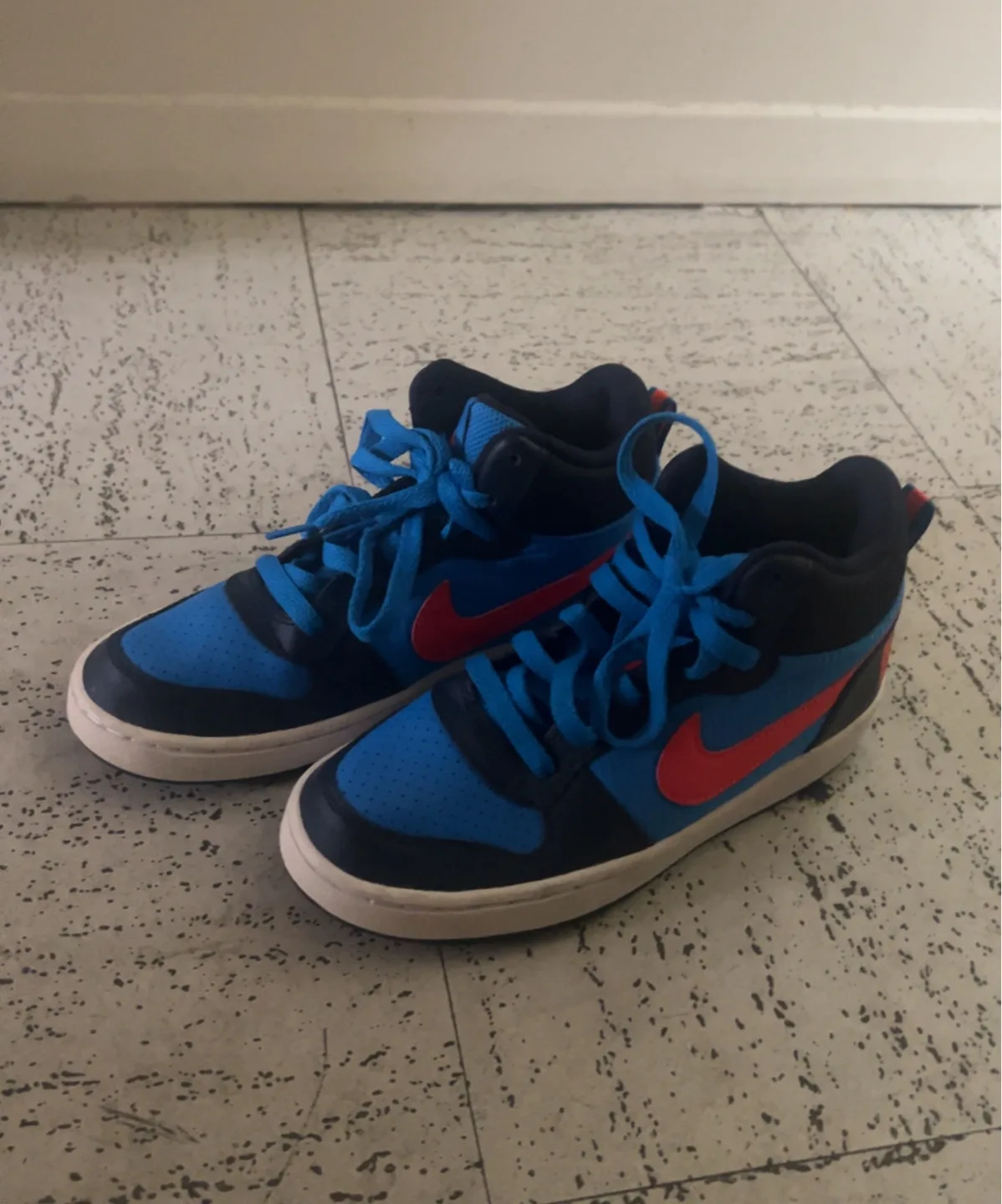 Nike Shoes thumbnail