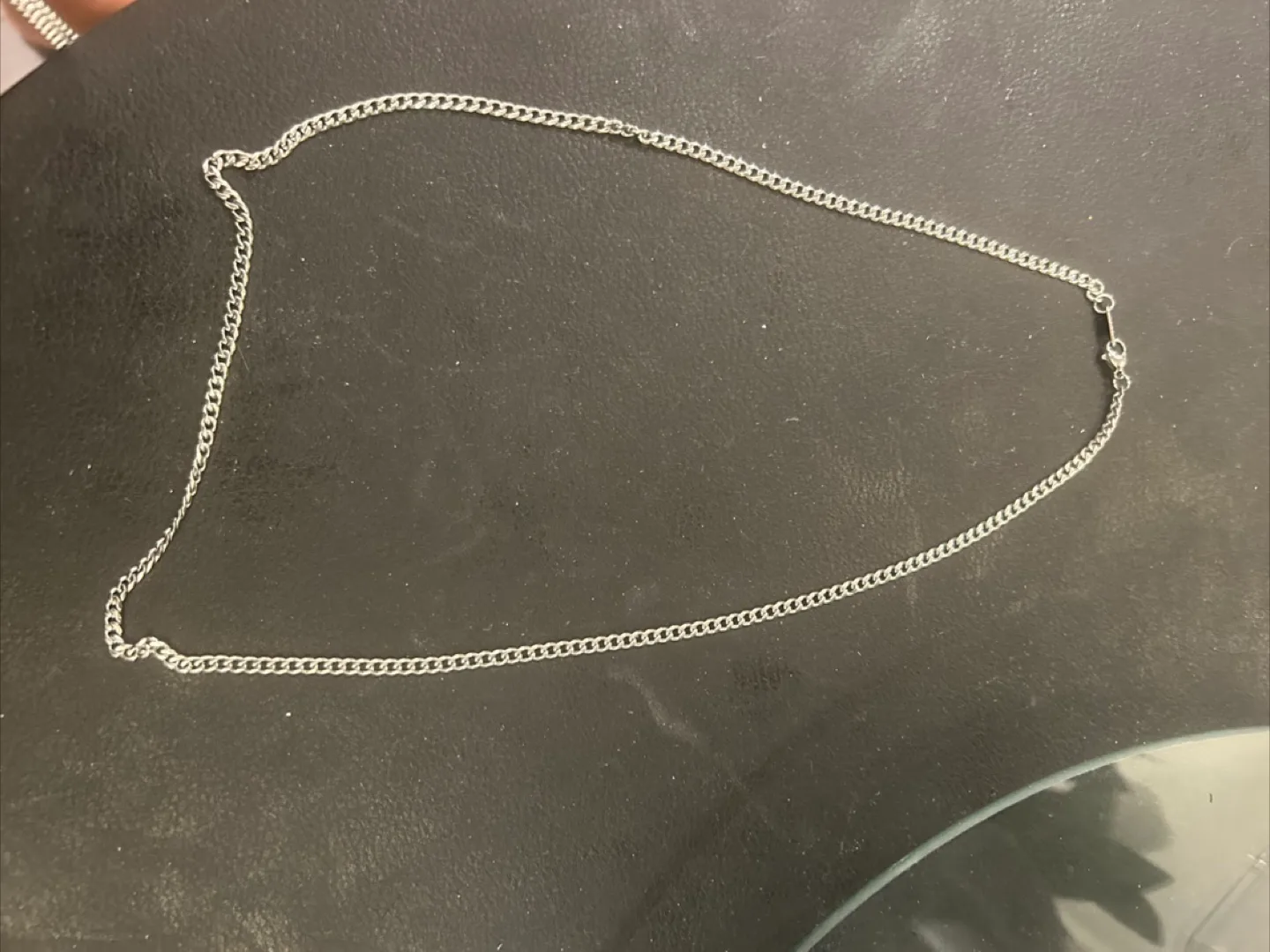 Assorted Pendants on Chains image indicator(2)