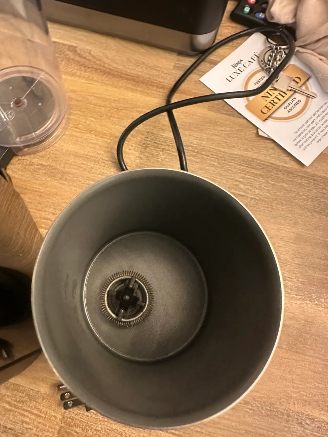 Nespresso Vertuo Next Coffee Machine & Aeroccino image indicator(5)