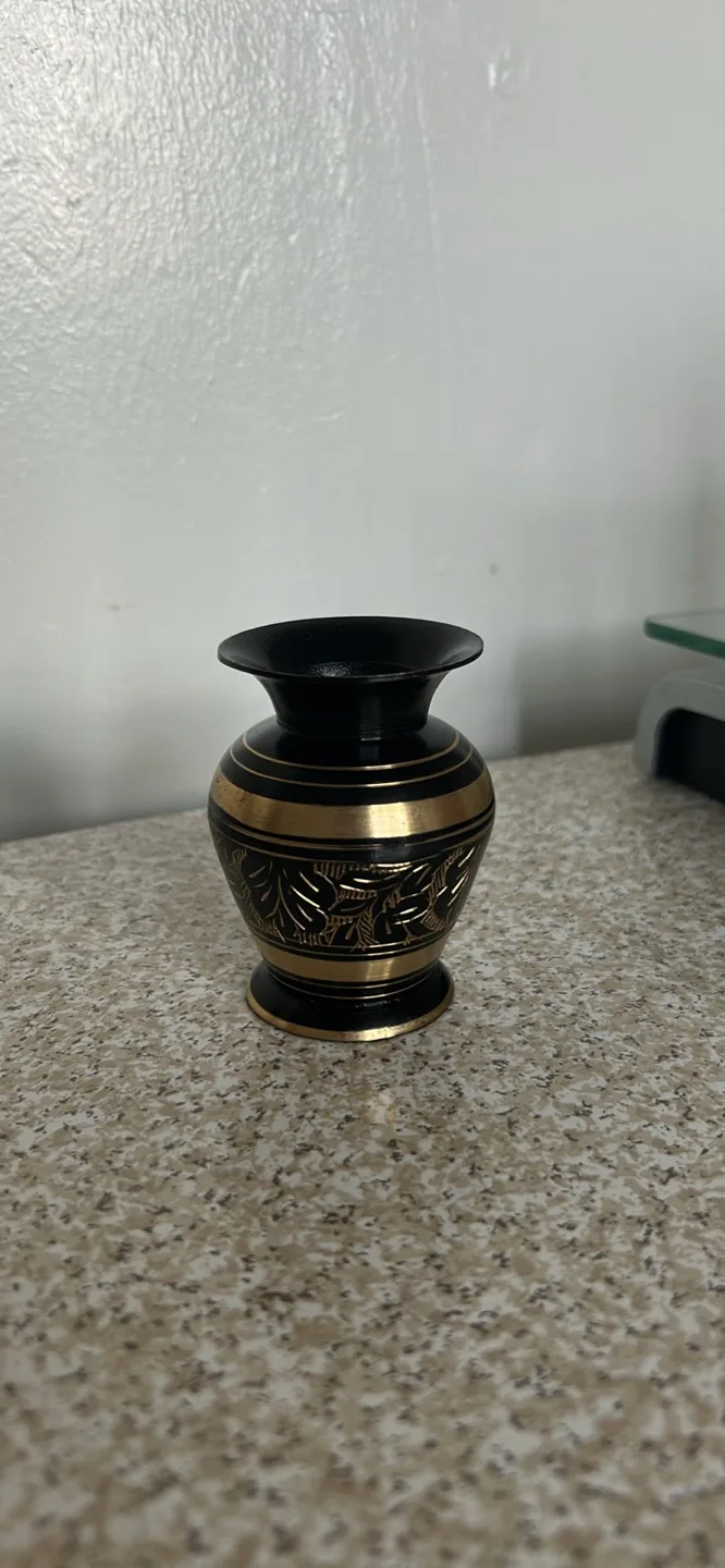Small Black and Gold Decorative Vase thumbnail