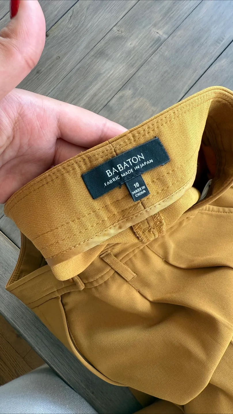 Aritzia (Babaton) Gold Trousers Size 10 image indicator(3)