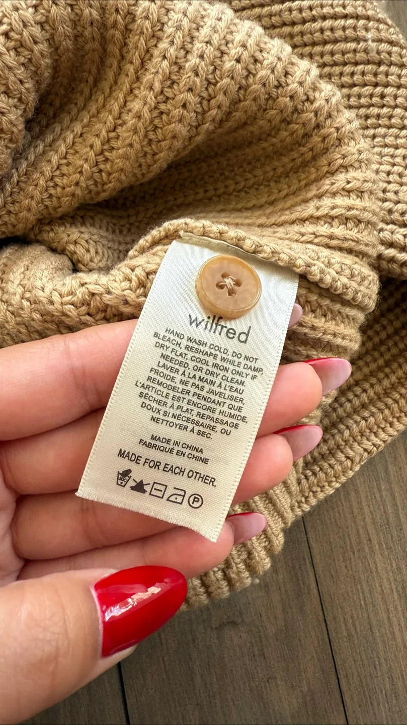 Aritzia (Wilfred) Cardigan Sweater - Medium image indicator(4)