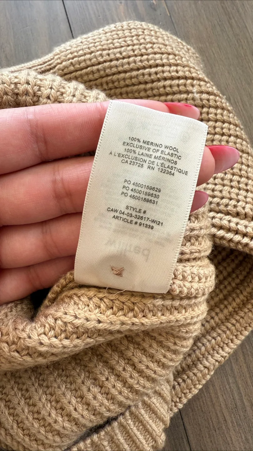 Aritzia (Wilfred) Cardigan Sweater - Medium image indicator(3)