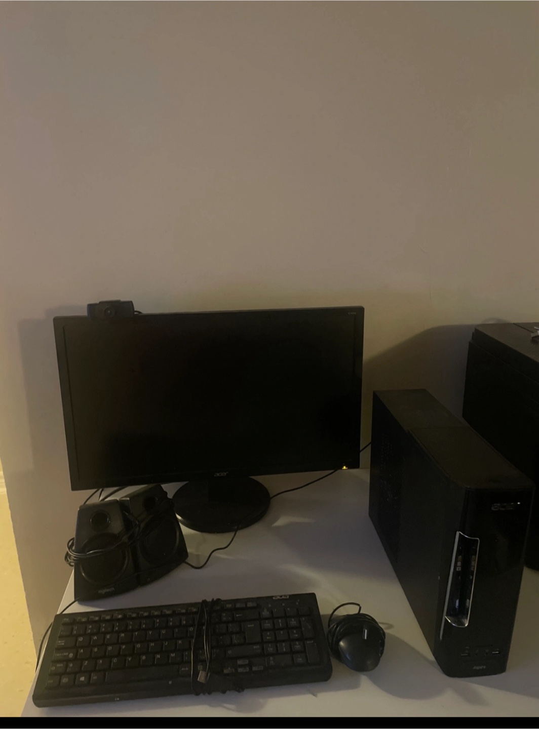 Acer Aspire Desktop PC & Monitor