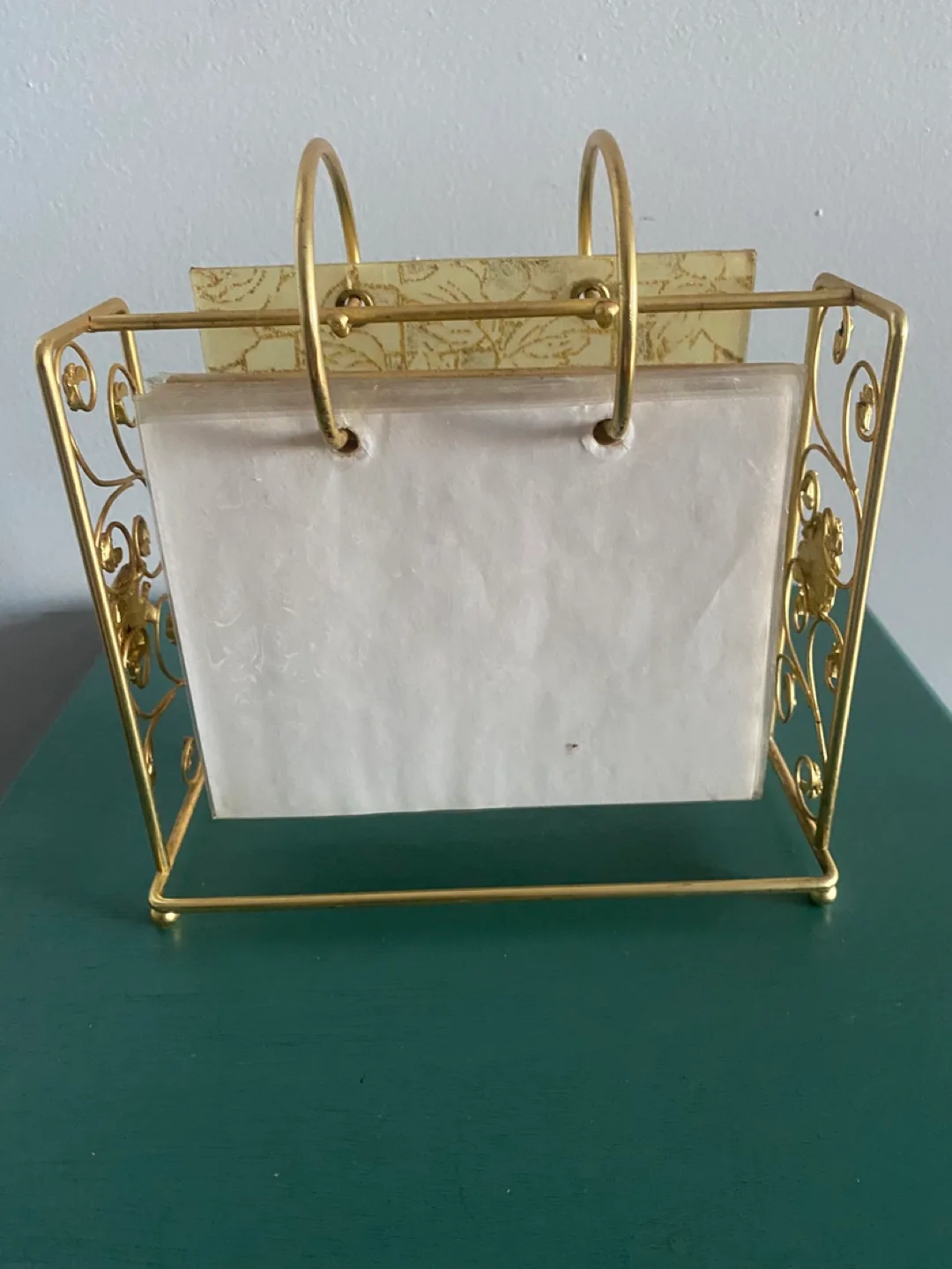 Gold-tone Metal photo holder image indicator(2)