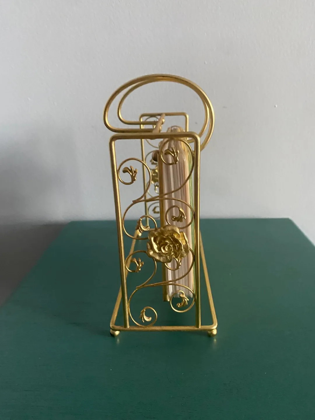 Gold-tone Metal photo holder image indicator(3)