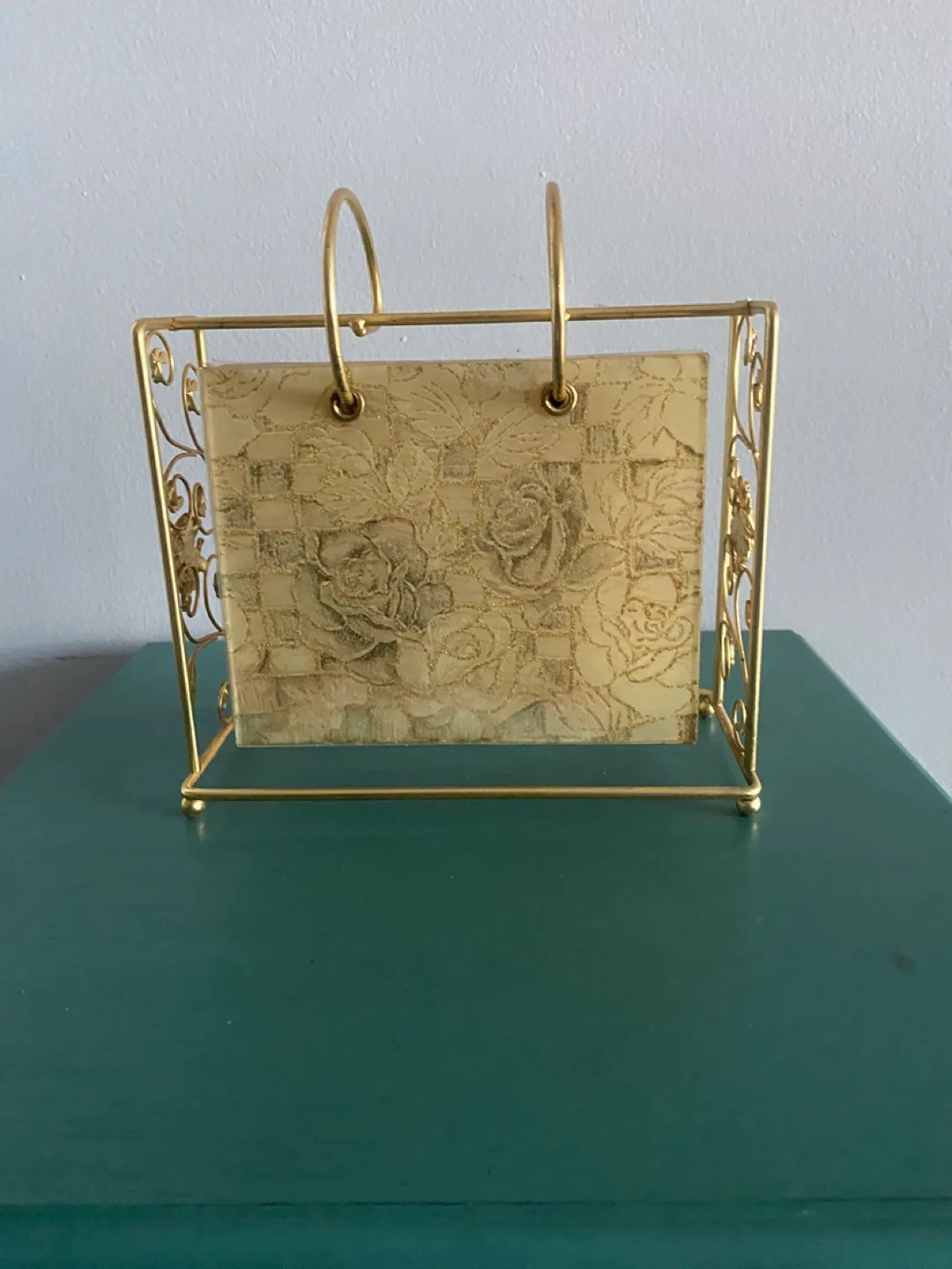 Gold-tone Metal photo holder thumbnail