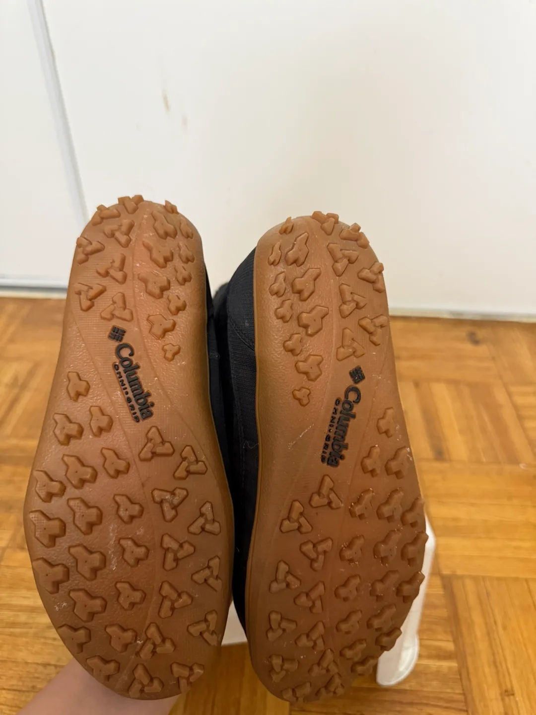 Move out Sale! Columbia Women's Winter Boots Black- Size 6 image indicator(4)