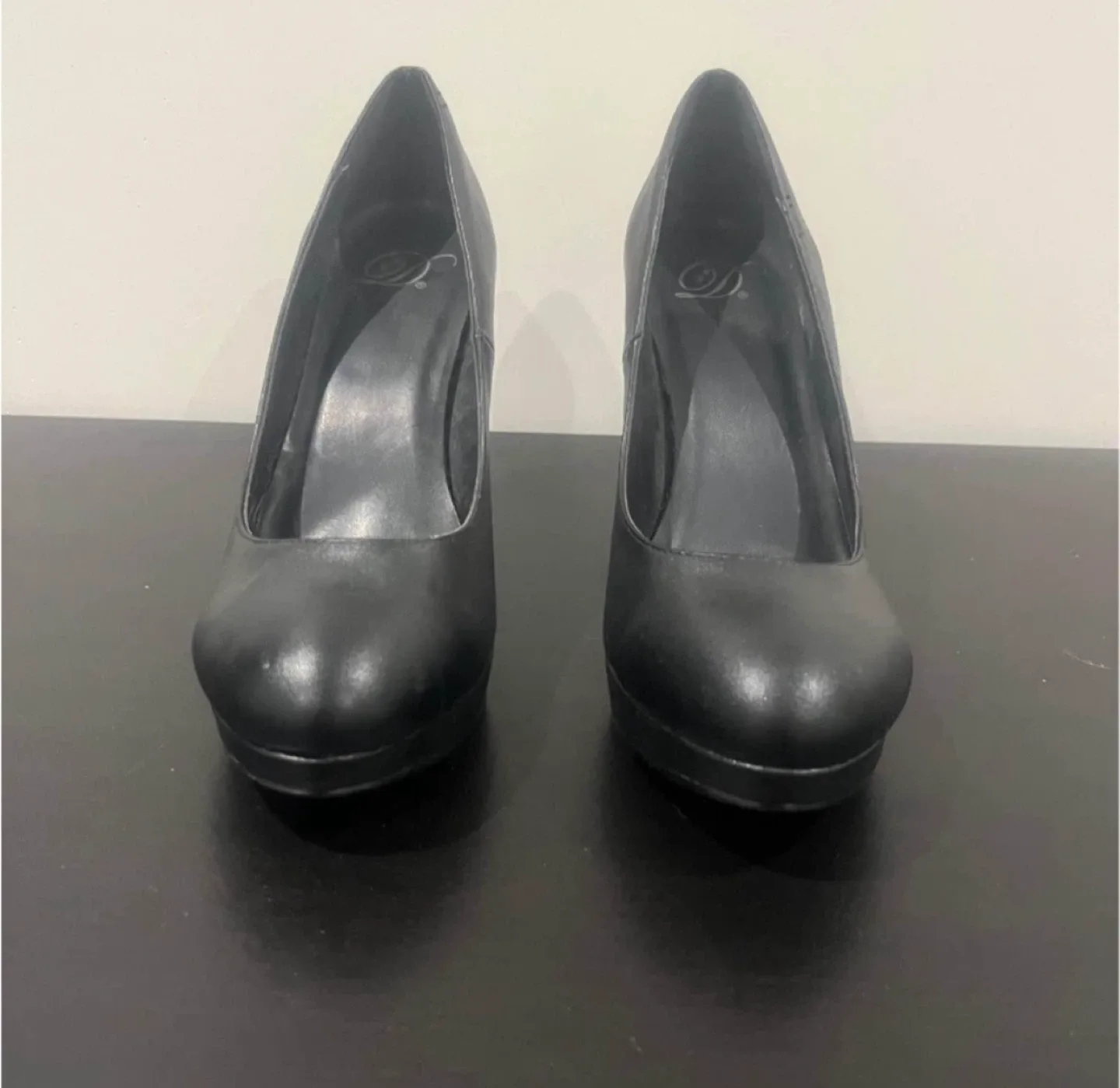 Matte Black Heels 4.5” image indicator(2)