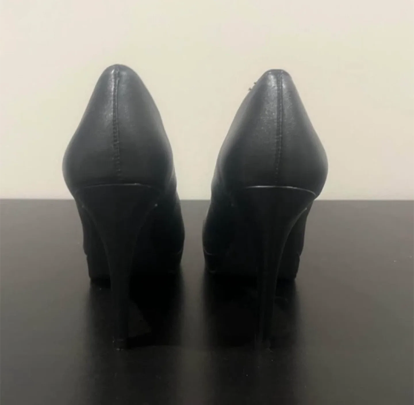 Matte Black Heels 4.5” image indicator(4)