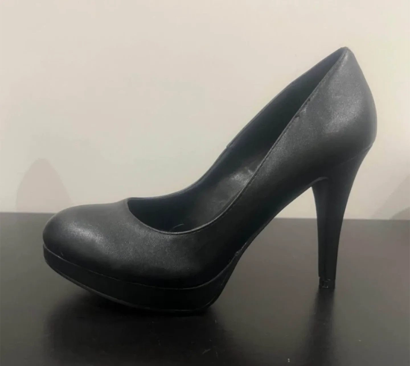 Matte Black Heels 4.5” image indicator(3)