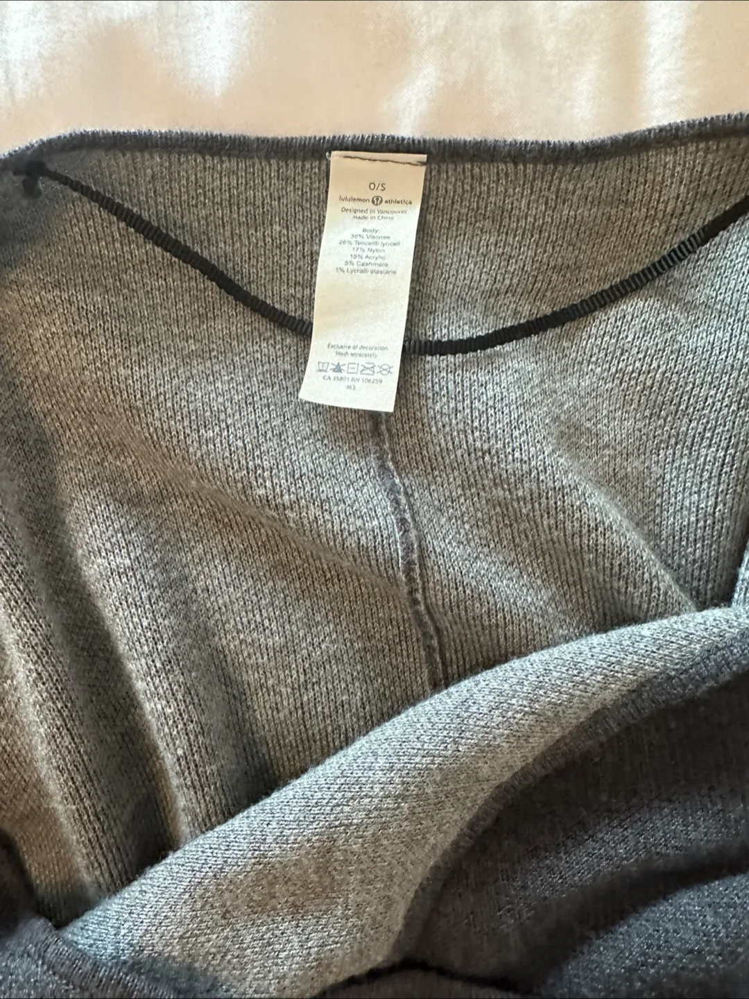 Lululemon Athletica Grey Wrap - Size O/S image indicator(2)