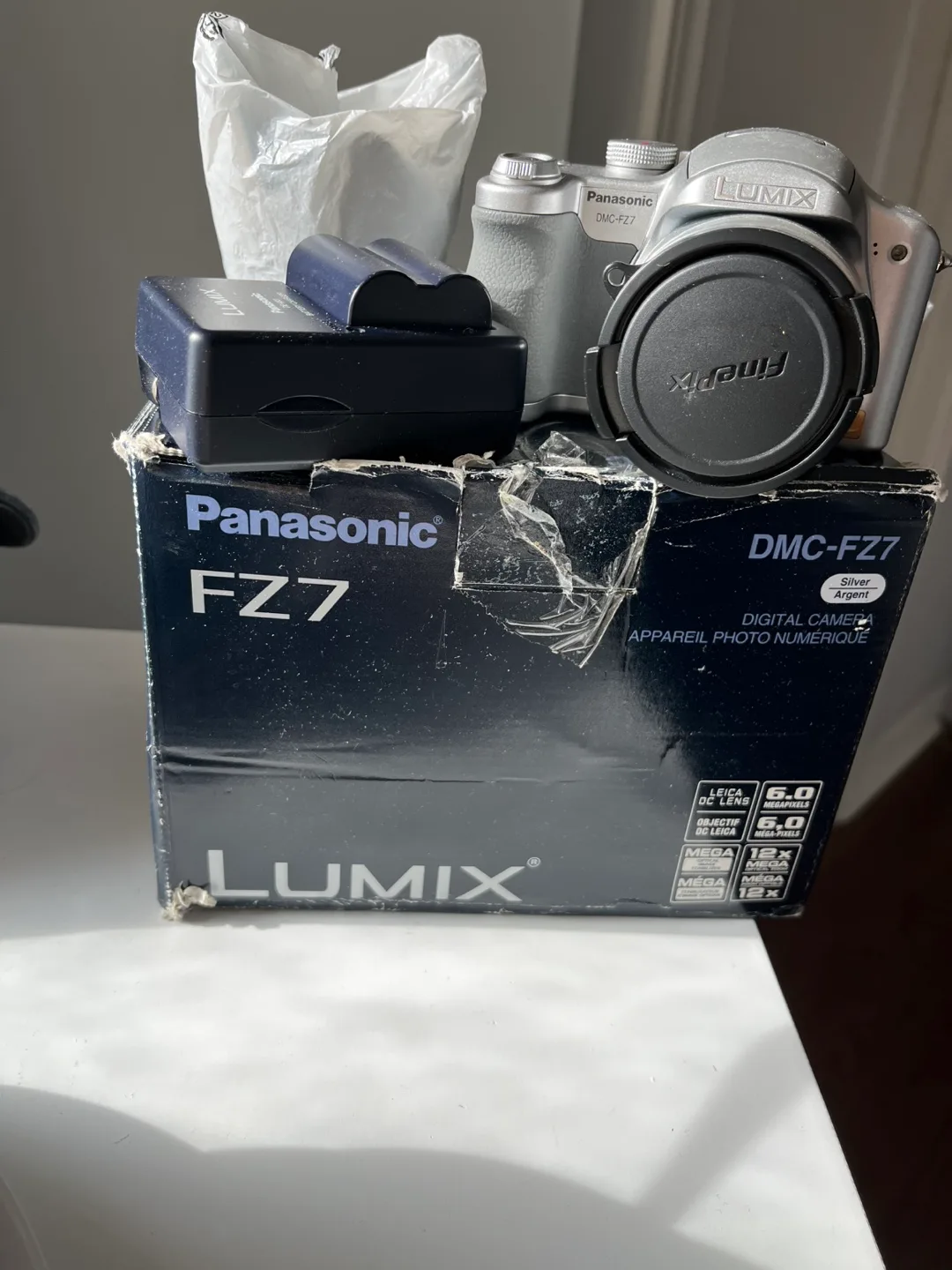 Panasonic Lumix DMC-FZ7 Digital Camera - Silver image indicator(2)