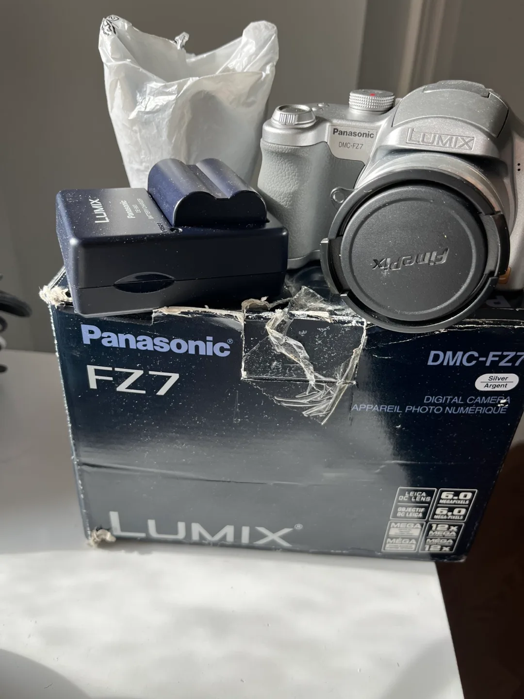 Panasonic Lumix DMC-FZ7 Digital Camera - Silver image indicator(3)