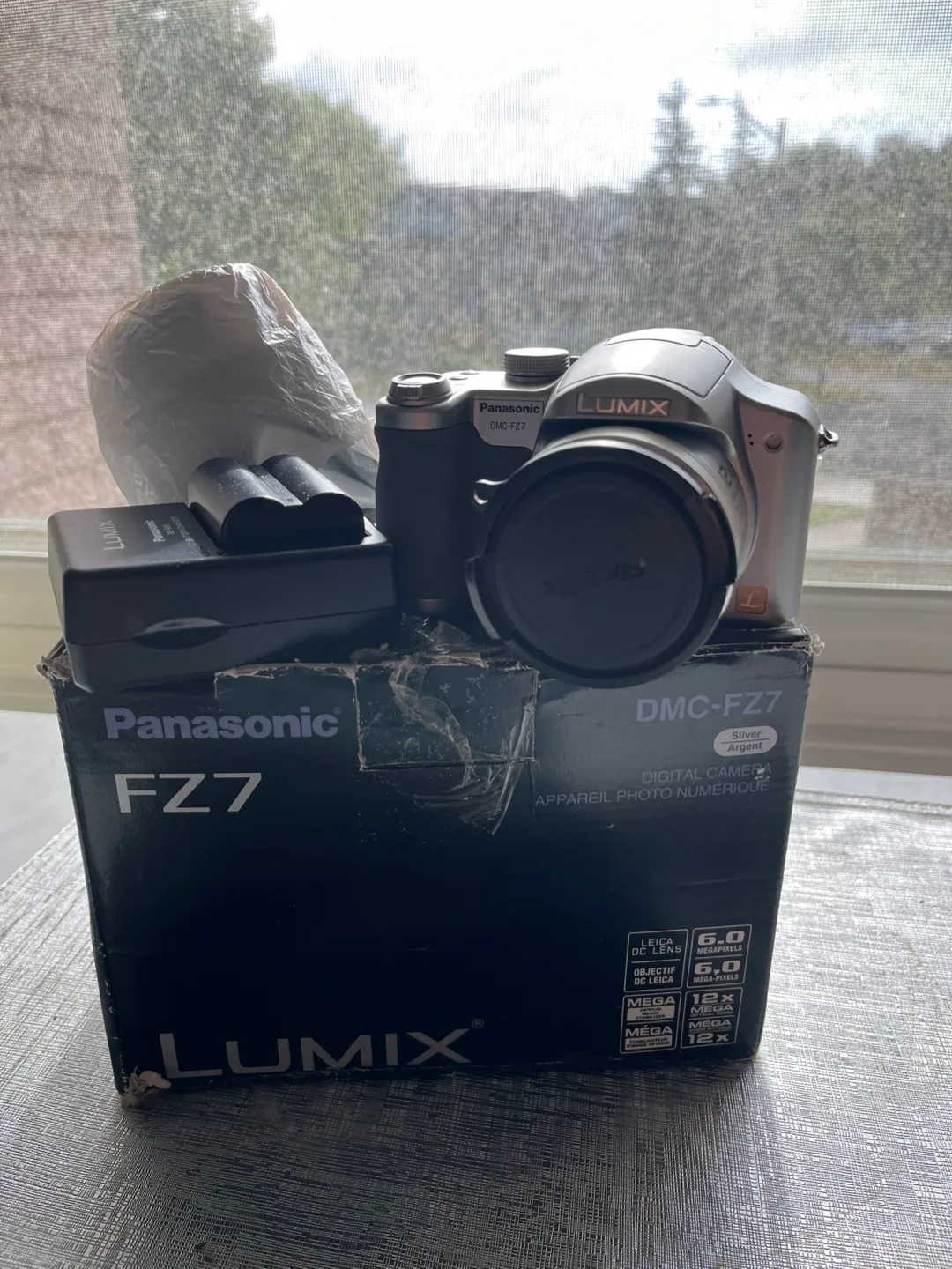 Panasonic Lumix DMC-FZ7 Digital Camera - Silver image indicator(5)