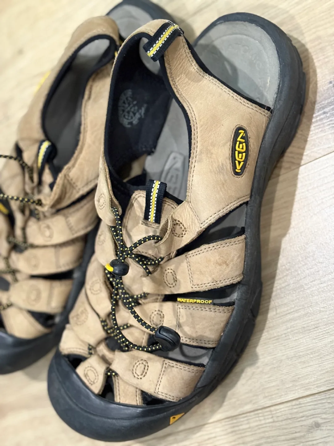 KEEN Newport Leather Closed Toe Sandals Hiking Outdoor Mens 13 thumbnail