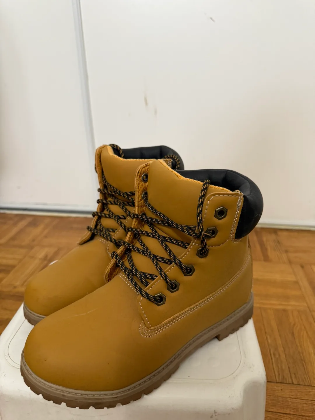 Move Out Sale! Tan  Boots - Unisex size 6 image indicator(2)