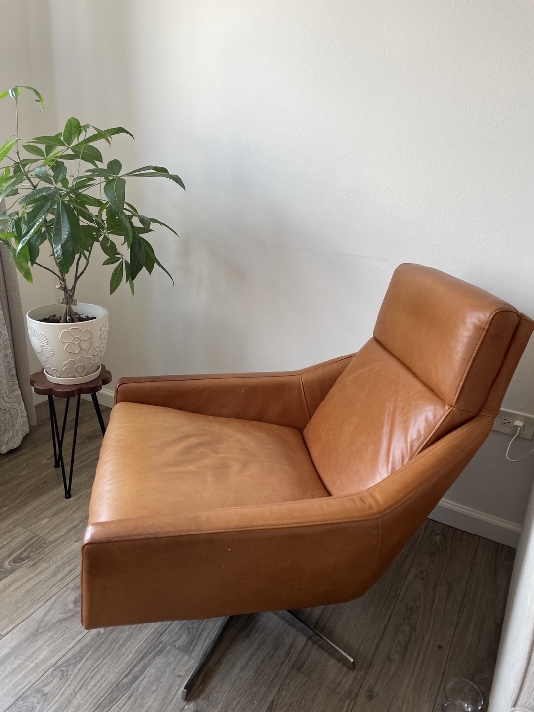 Leather Swivel Chair with Ottoman - photo 2