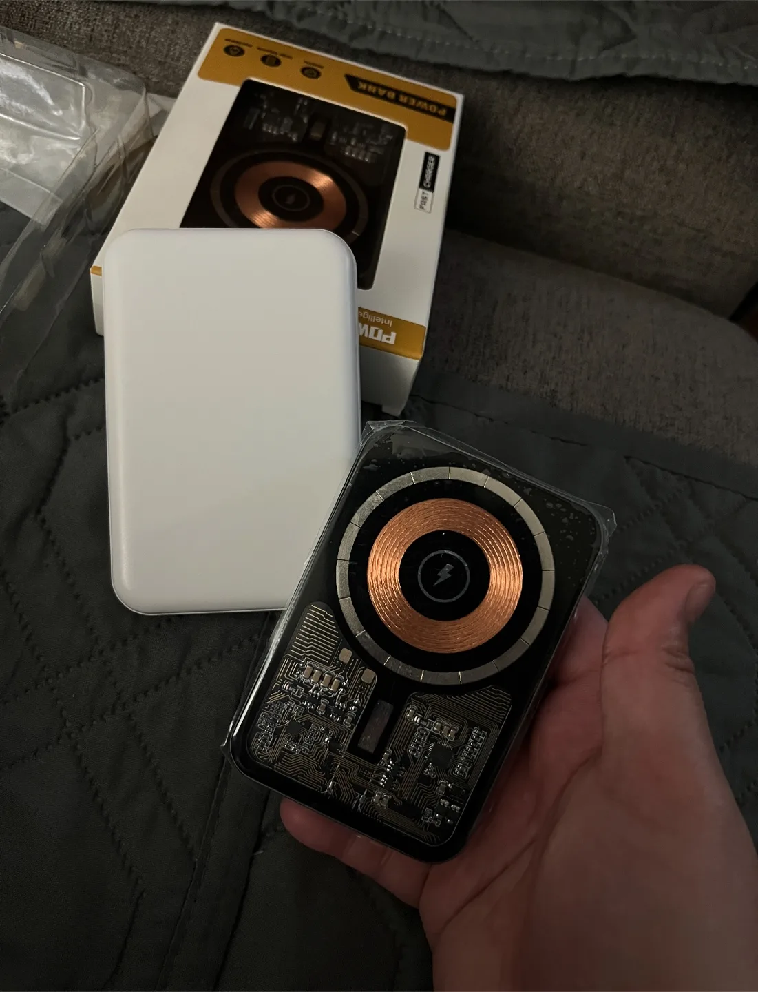 MagSafe Wireless Power Bank - New in Box thumbnail
