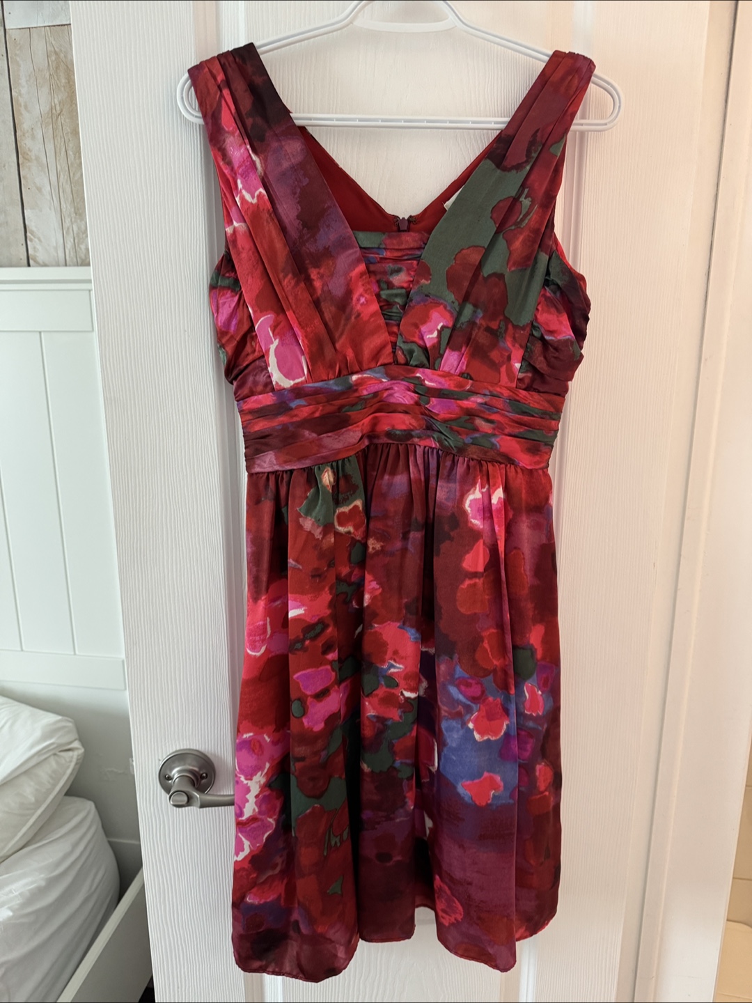 Banana republic size 4 red floral silky feel dress
