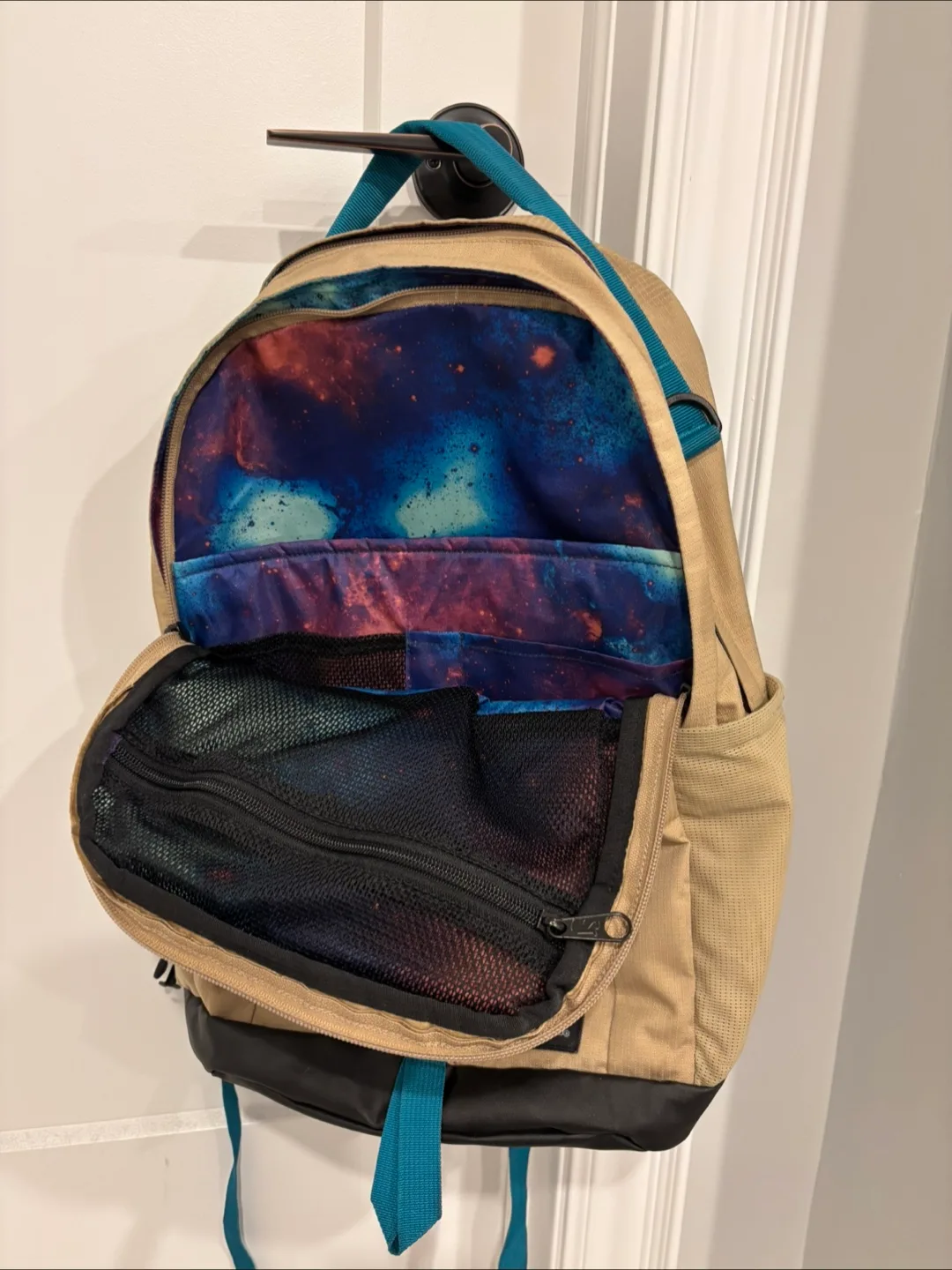 JanSport Backpack 30L laptop sleeve image indicator(3)