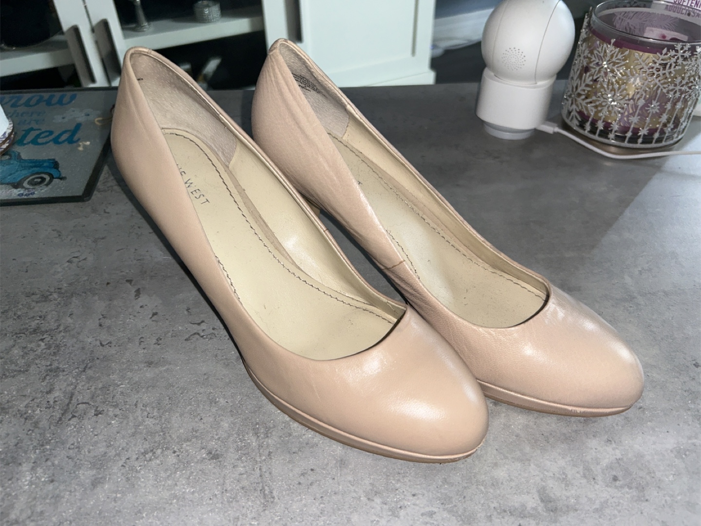Nine West Nude Heels - Size 8 - photo 2