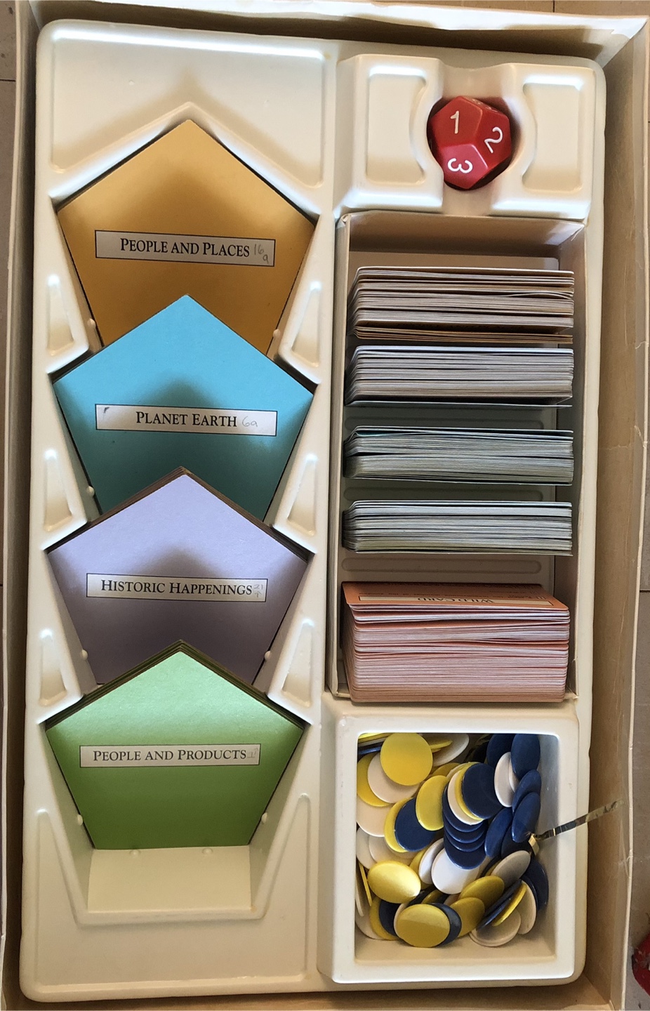 National Geographic Global Pursuit Board Game