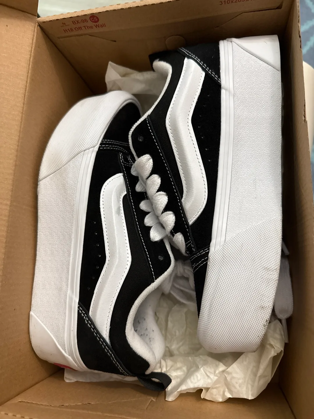 Vans Women's Range EXP Platform Shoes, Black/White image indicator(3)