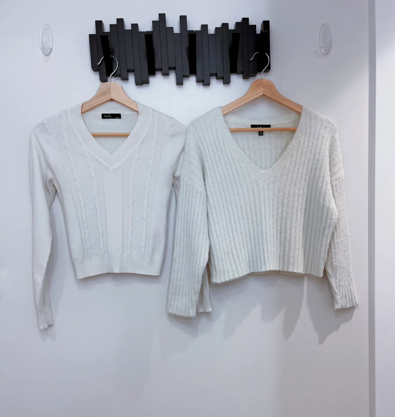Lulus & Redsky stretchy V-neck white sweaters- Size XS thumbnail