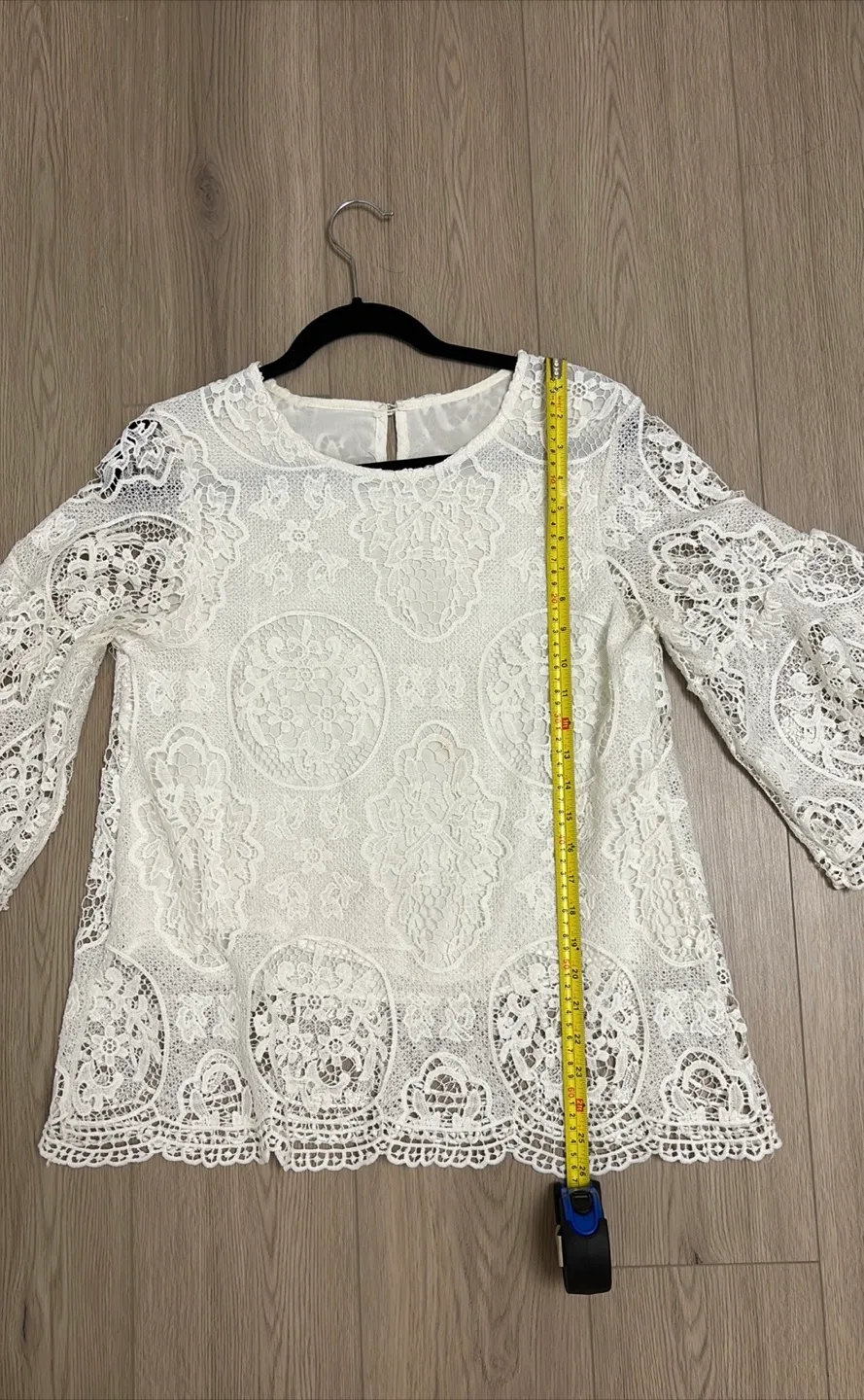 White Lace Blouse size small image indicator(3)