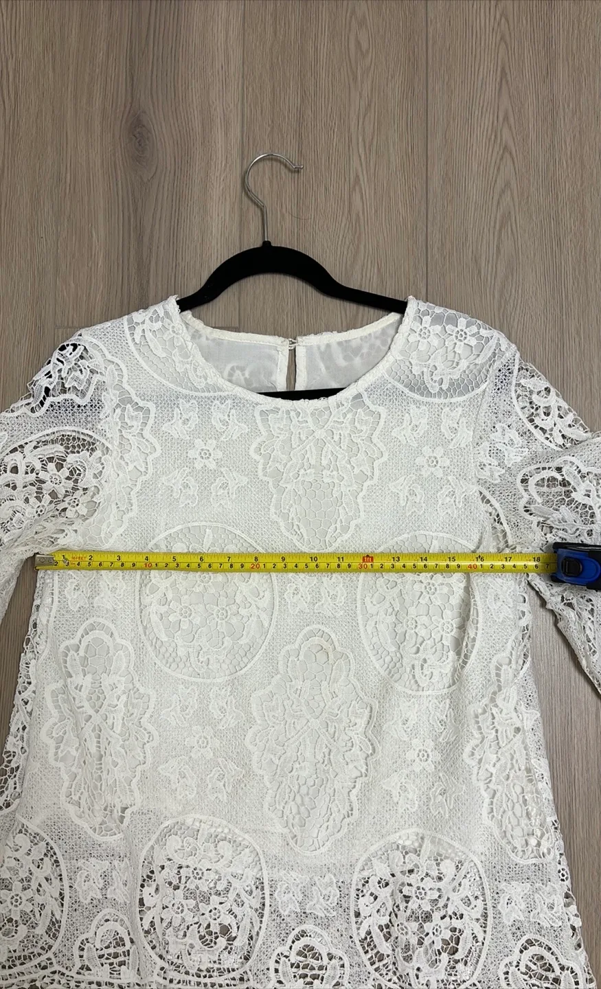 White Lace Blouse size small image indicator(2)