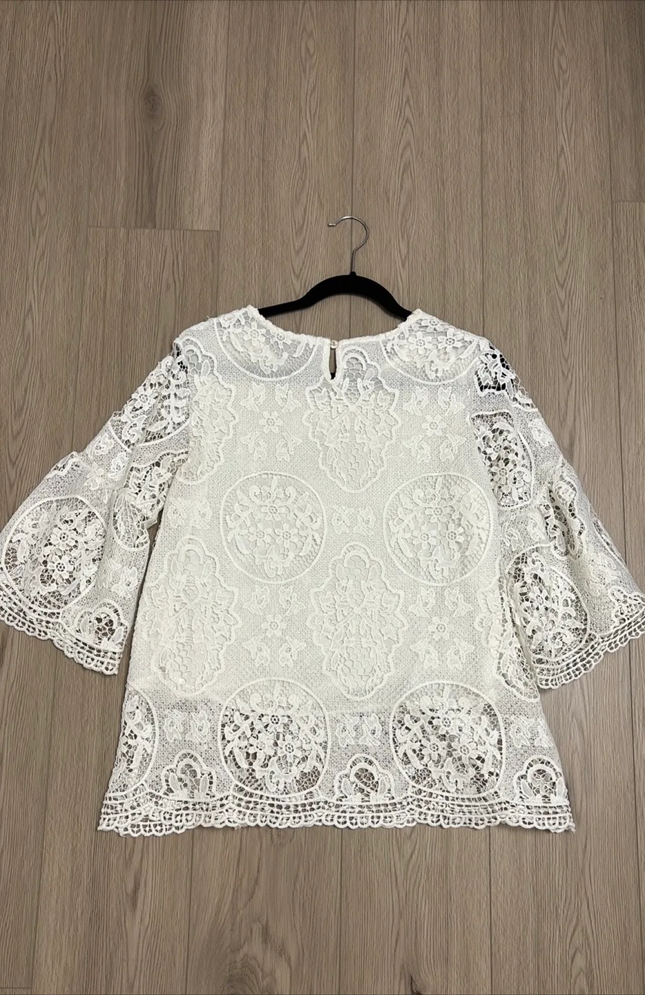 White Lace Blouse size small image indicator(4)