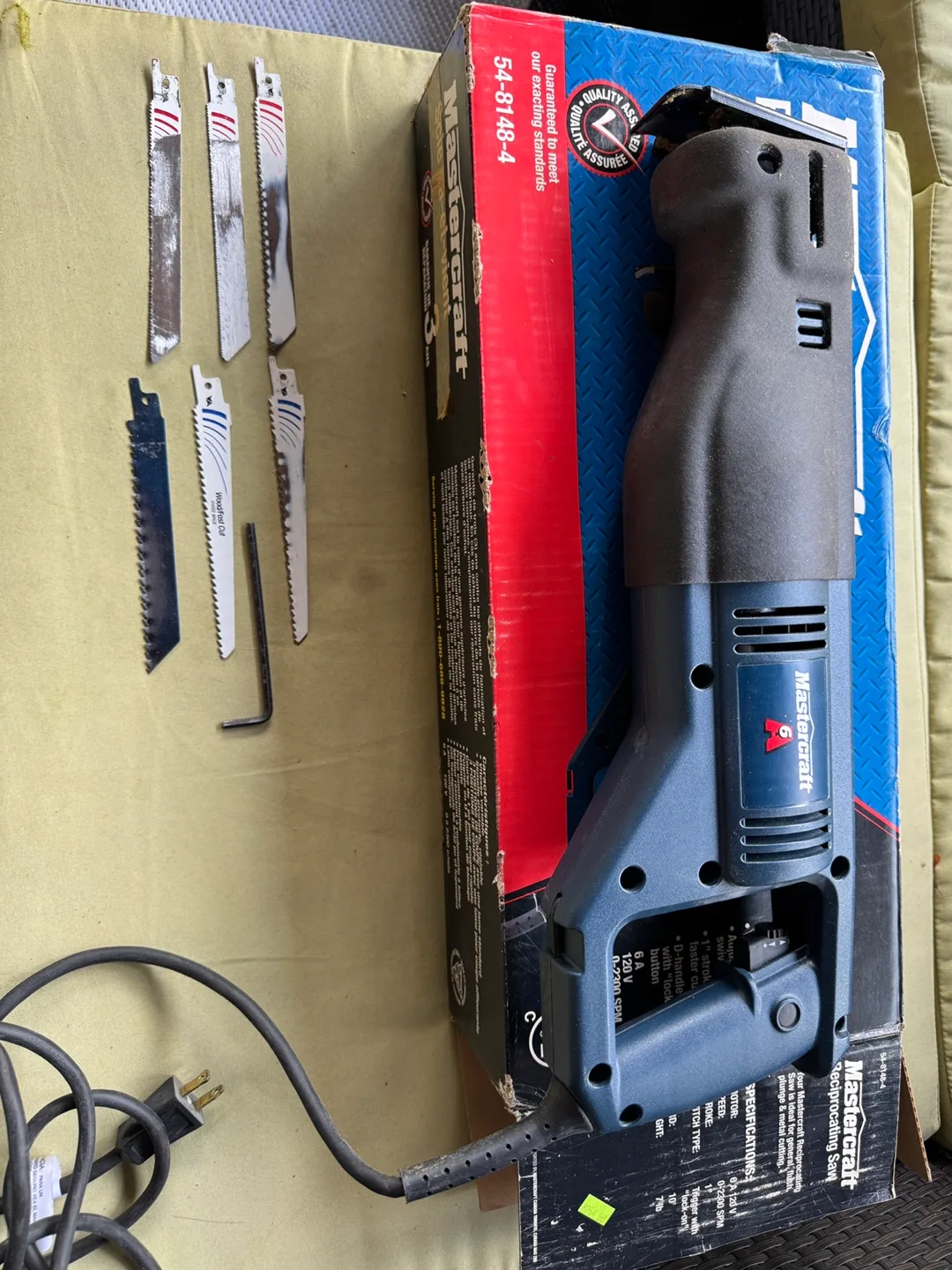 Mastercraft Reciprocating Saw w/ Blades thumbnail