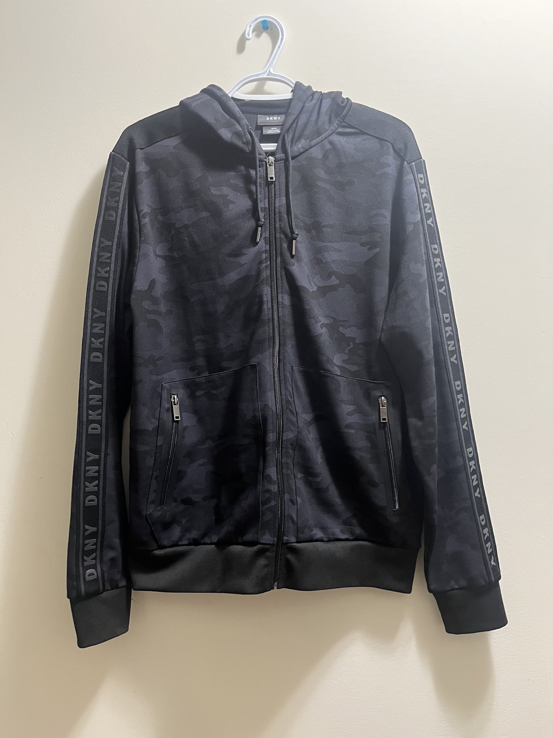 DKNY Mens Black Camo print Zip up Hoodie sz M