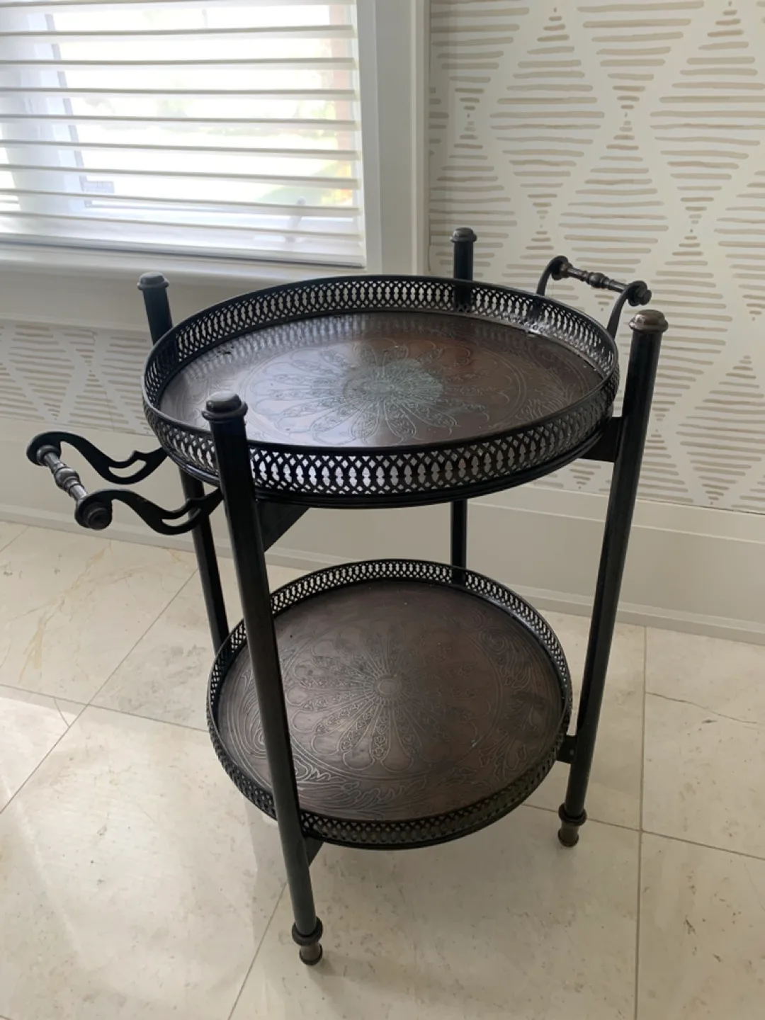 Two-Tiered Round Bar Cart image indicator(2)