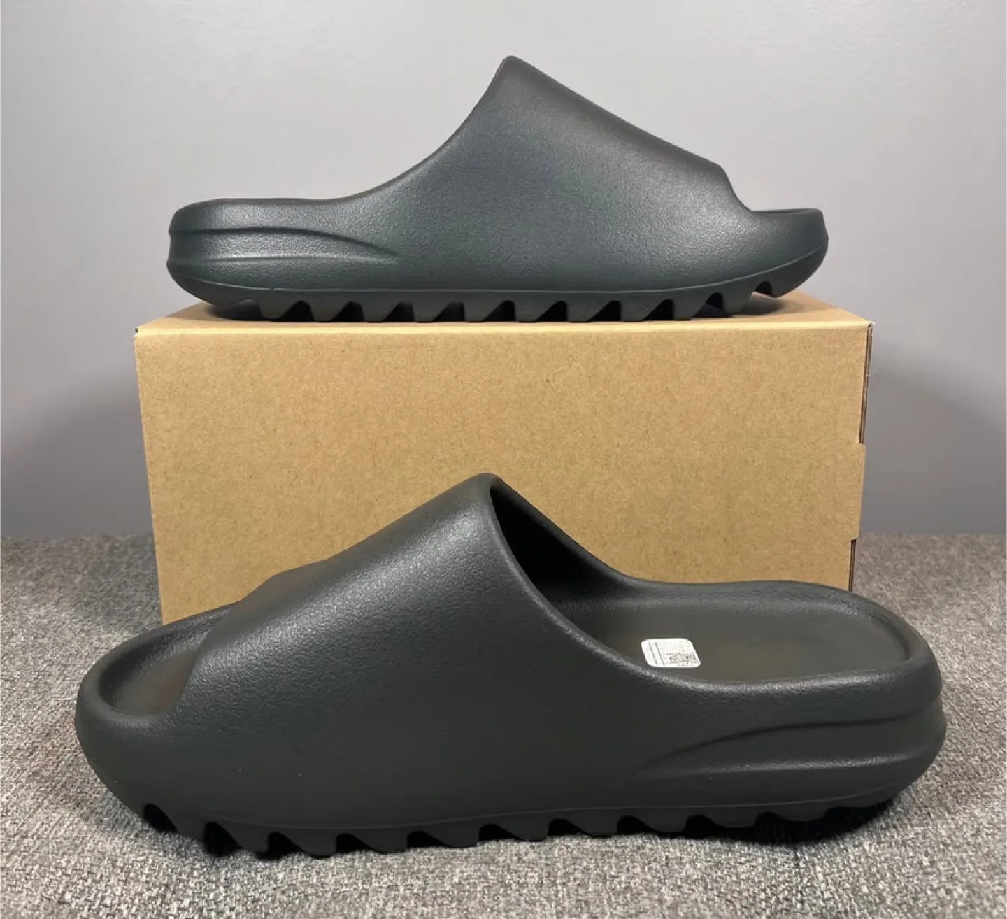 Brand New Yeezy Slides Onyx Size 10 and 11( No Box ) image indicator(2)